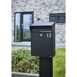 Allux BJØRN VILLA POSTKASSE SORT^ Postkasser & Standere