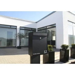 Allux GRUNDFORM POSTKASSE SORT^ Postkasser & Standere