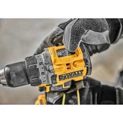 Dewalt DCD800P2T-QW BOREMASKINE AKKU MED BATTERI OG LADER Outlet