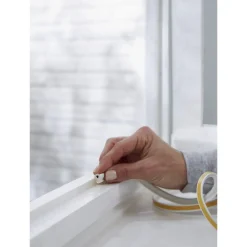Tesa MOLL P-PROFIL TÆTNINGSLISTE 25 M X 9 MM X 5,50 MM HVID^ Tætningslister